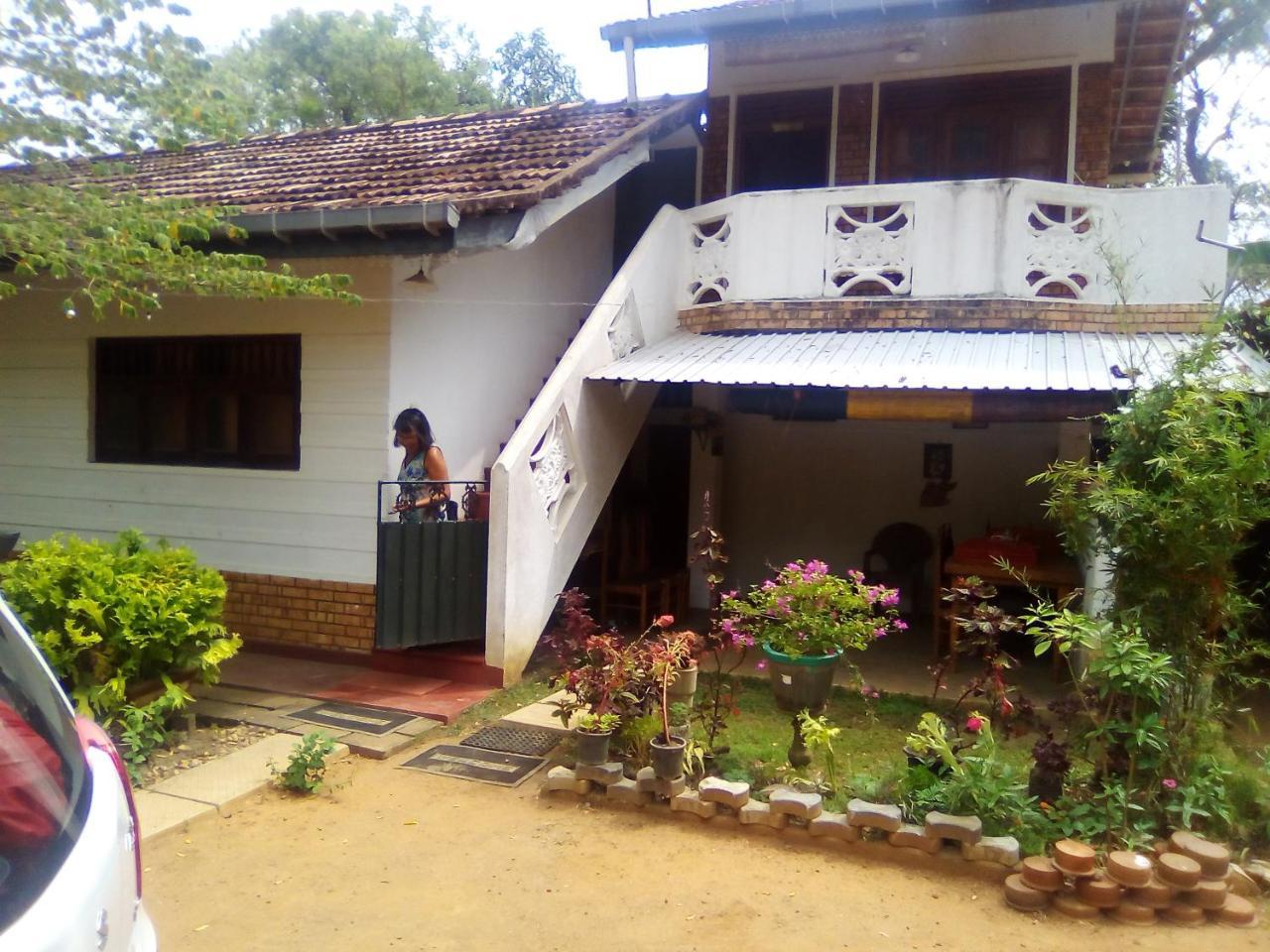 Jayanika Home Stay Tangalle Exterior foto